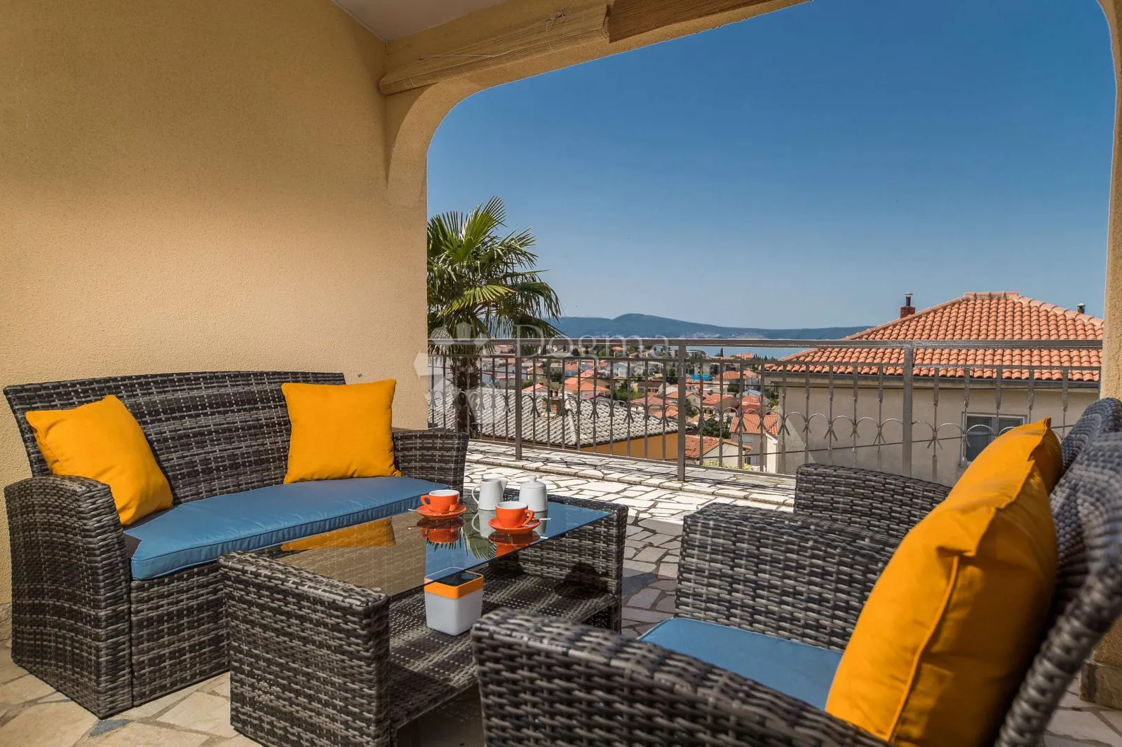 SAMO U DOGMI!! Apartman 125m2 sa pogledom na more - cover