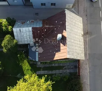GRAĐEVINSKO ZEMLJIŠTE GOSPIĆ- STROGI CENTAR 595m2, M1 - cover