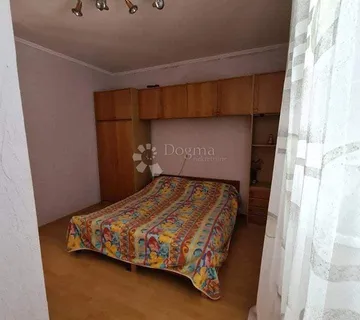 Dom s osobnošću – neizostavna prilika samo nekoliko koraka od Jadranskog mora u Malom Lošinju - cover