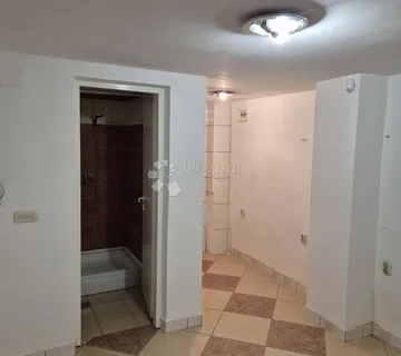 GARSONJERA u centru Osijeka! - cover