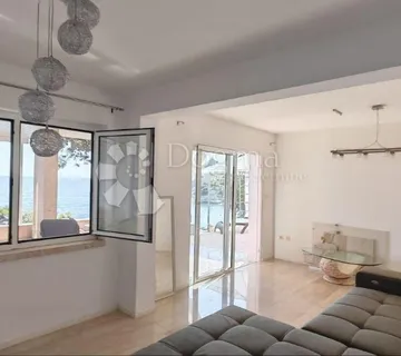 Stan prvi red do mora s okućnicom i panoramskim pogledom na more  u Blatu!  o. Korčula - cover