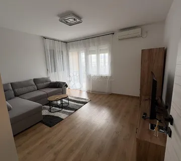 Jednosobni stan s otvorenim pogledom na more  - cover