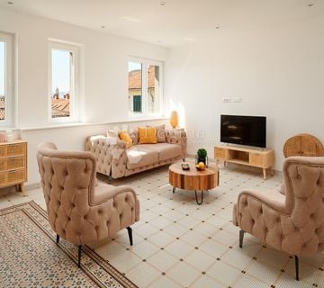 Luksuzni stan na Bačvicama, 105 m² - cover