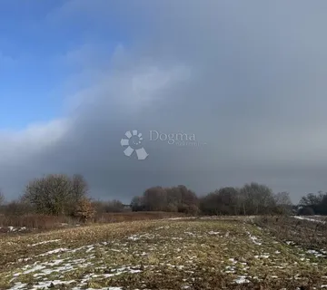 Idealna prilika: zemljište 2.316 m² s građevinskom zonom - cover