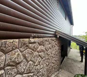 Šarmantna legalna vikendica s vinogradom i voćnjakom - cover