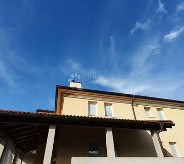 Kuća na Pagu s velikim dvorištem - 310m2 - cover