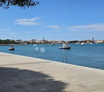 Dvoetažni  stan u centru na 200m od mora - cover