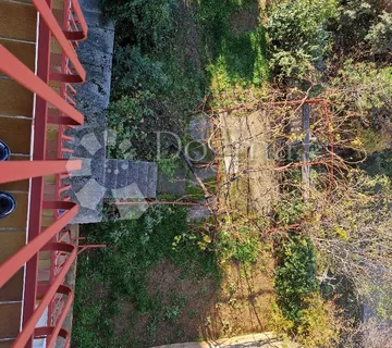 Najbolja kuća u Senju - cover