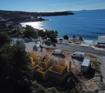 PRIMOŠTEN- TOP LOKACIJA PORED MORA - cover