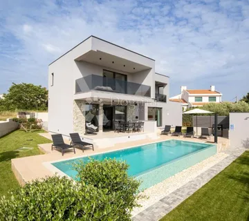 Dugoročni najam luksuzne vile s pogledom na more – Ližnjan - cover