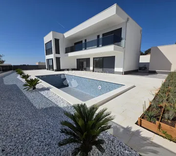 VINIŠĆE- TOP PRILIKA!!! MODERNA VILLA S POGLEDOM NA MORE  - cover