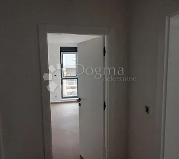 LUKSUZAN STAN OSIJEK-RETFALA!!  - cover