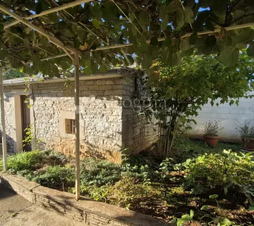 Obiteljsko imanje nedaleko Žminja - cover