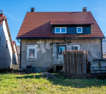 PROSTRANA KUĆA U CENTRU DELNICA - cover