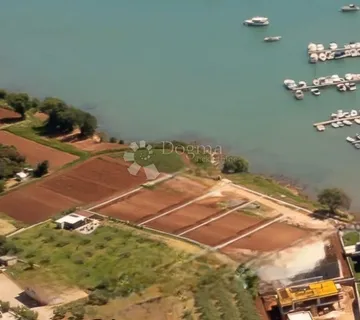 Građevinsko zemljište 70 m od mora - cover