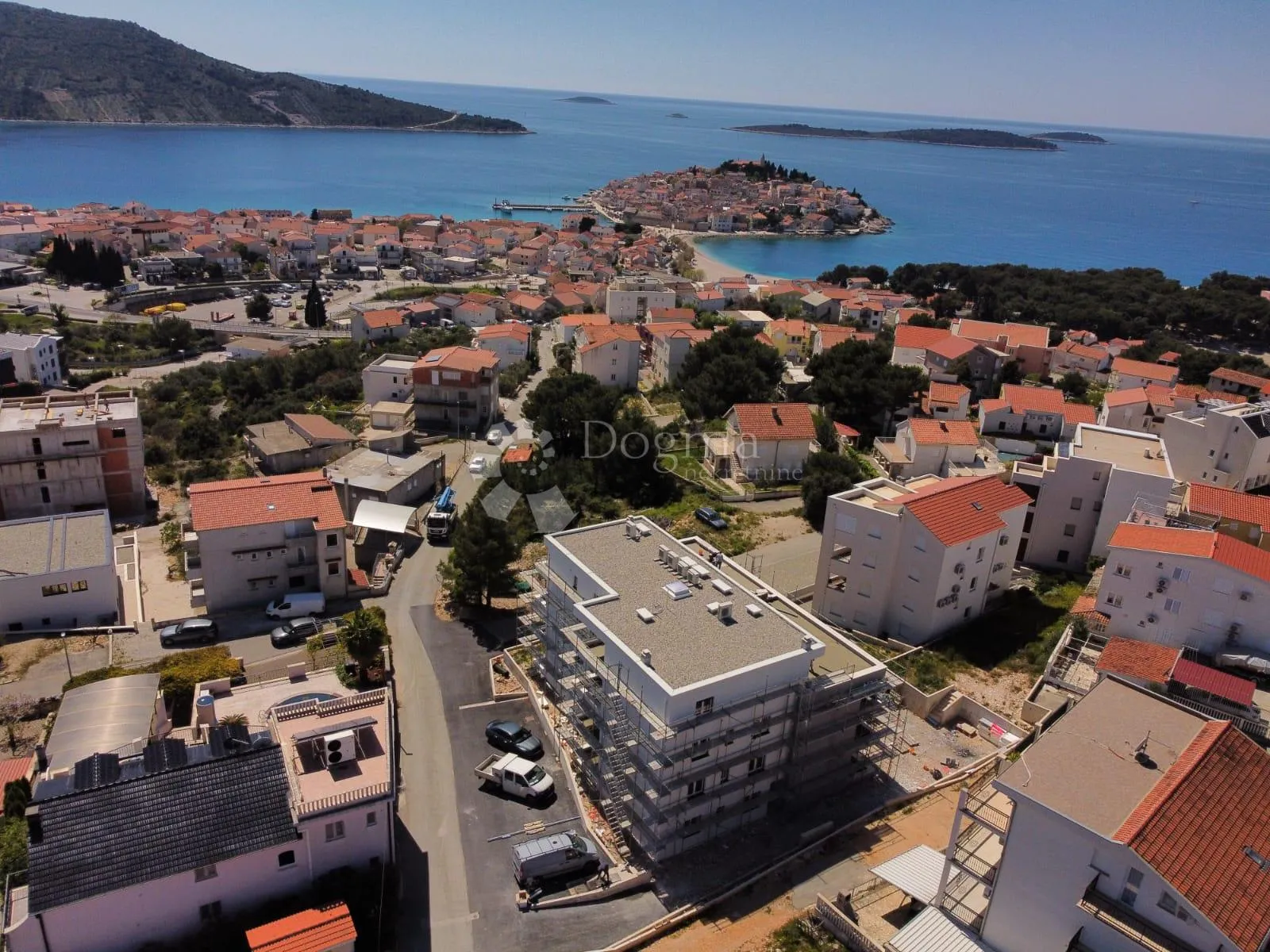 PRIMOŠTEN- DVOSOBNI STAN NA 1.KATU, TOP LOKACIJA S8 - cover