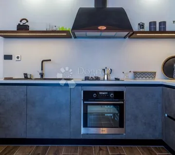 Predivan stan 2S + db na Bulevardu - cover