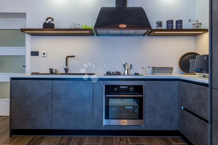 Predivan stan 2S + db na Bulevardu - cover