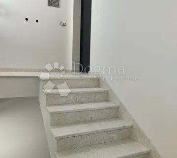 ROGOZNICA- STAN S ČAROBNIM POGLEDOM NA OTVORENO MORE - cover