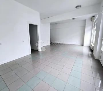 DUBRAVA, FREKVENTNA LOKACIJA, UKUPNO 135 m2 - cover