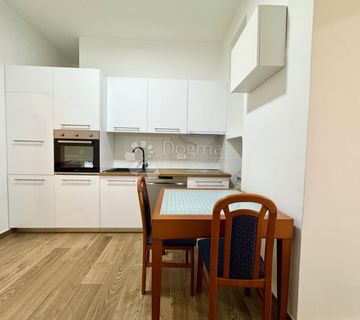 RIJEKA CENTAR - NOVO ADAPTIRAN STAN *sve novo!* - cover