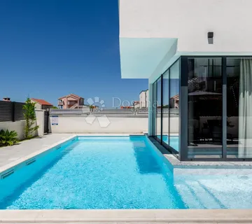 MODERNISTIČKA VILA VRSI, MULO - cover