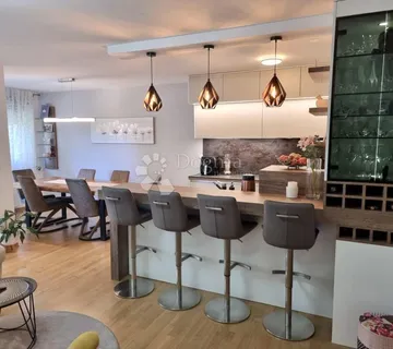 OBITELJSKI STAN  - cover