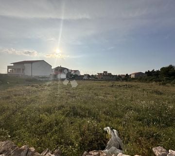 PRODAJE SE GRAĐEVINSKO YEMLJIŠTE VRSI-MULO 1803 m2 - cover