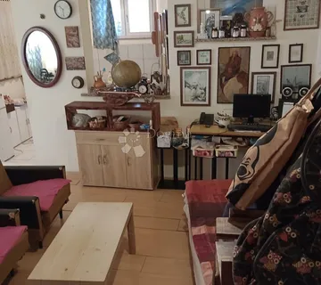 Prilika!!! Kuća na atraktivnoj lokaciji u Puli - cover