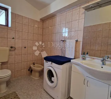 Nova kuća u Medulinu s 4 apartmana - 170m od mora - cover