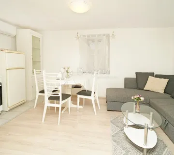 PRILIKA Kuća u nizu, Marčana - cover