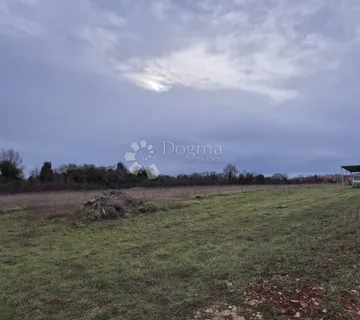 Zemljište s panoramskim pogledom na Učku - cover