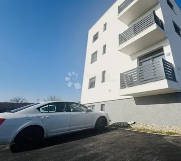 Premium stan s terasom, liftom, podnim grijanjem te parkirnim mjestom - cover