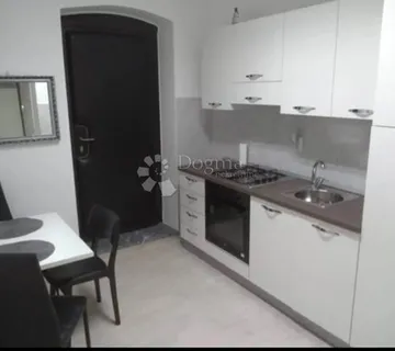 Stambeno-poslovni prostor na frekventnoj lokaciji - cover