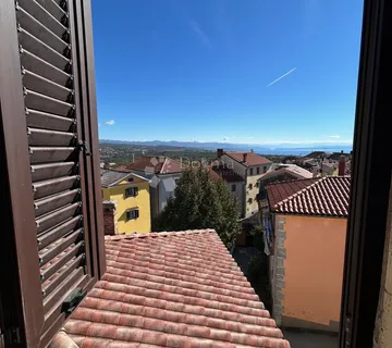 Dvojna kuća sa daškom prošlosti - cover