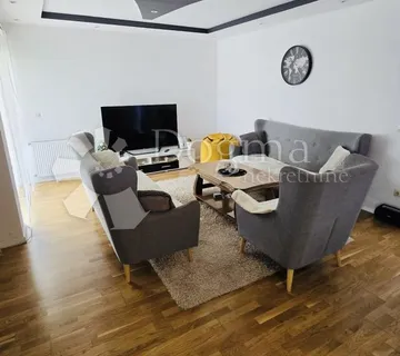 Luksuzna kuća u zelenoj oazi - vrhunska lokacija i uredna dokumentacija - cover