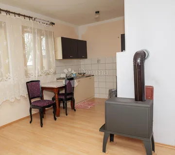 Pokrenite posao odmah: kafić i kuća u Boboti - cover