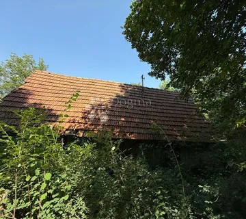 KUĆA S VIŠE POGODNOSTI NA SAVRŠENOJ LOKACIJI  RJETKOST - cover