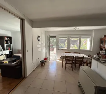 Prizemni trosoban stan s terasama i vrtom – Bili Brig - cover