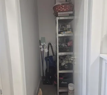 Brodarica - dvosoban namješten stan sa pogledom na more  - cover