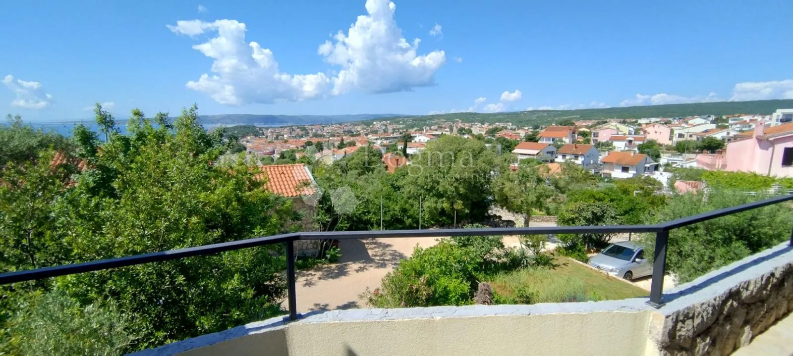 KRK GRAD APARTMAN SA SPEKTAKULARNIM POGLEDOM - cover