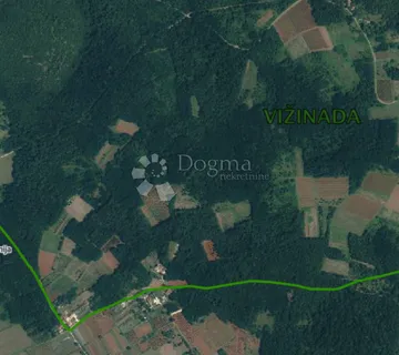 Velika parcela općina Vižinada – 7.451 m² sa šumom - cover