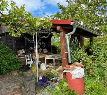 Prodaja zemljišta sa vikendicom u naselju Gaj-Vrbovec - cover