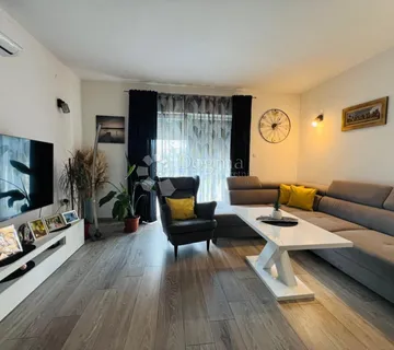 Rijeka, Kukuljanovo, etaža s terasom i vrtom, 3S+DB - cover