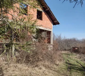 Započeta gradnja na osami, izvor, 4Ha - cover
