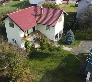 Kuća s okućnicom i solarnom elektranom – Berek - cover