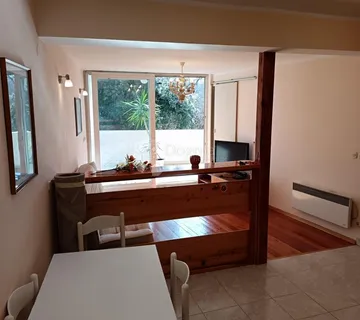 Prvi kat, dvosobni stan (Vodice) - cover