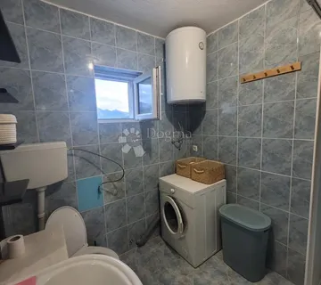 Kuća u Dražicama s okućnicom - cover