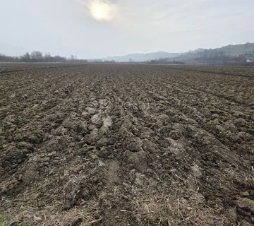 Zemljište 4.186m² u Kupljenovom nadomak glavne ceste prema Luki - cover