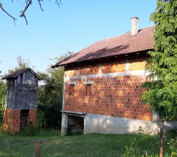 Odlično, bez susjeda, 2 kuće za adaptaciju - cover
